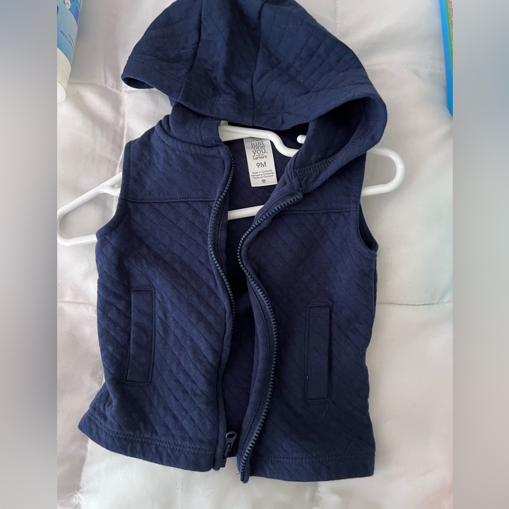 Sleeveless jacket